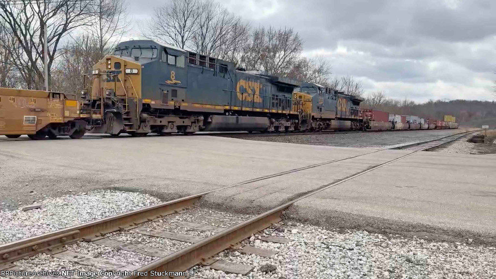 CSX 8 is the 2nd mid train DPU.